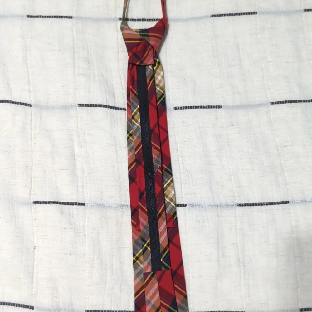 Crewcuts zipper tie